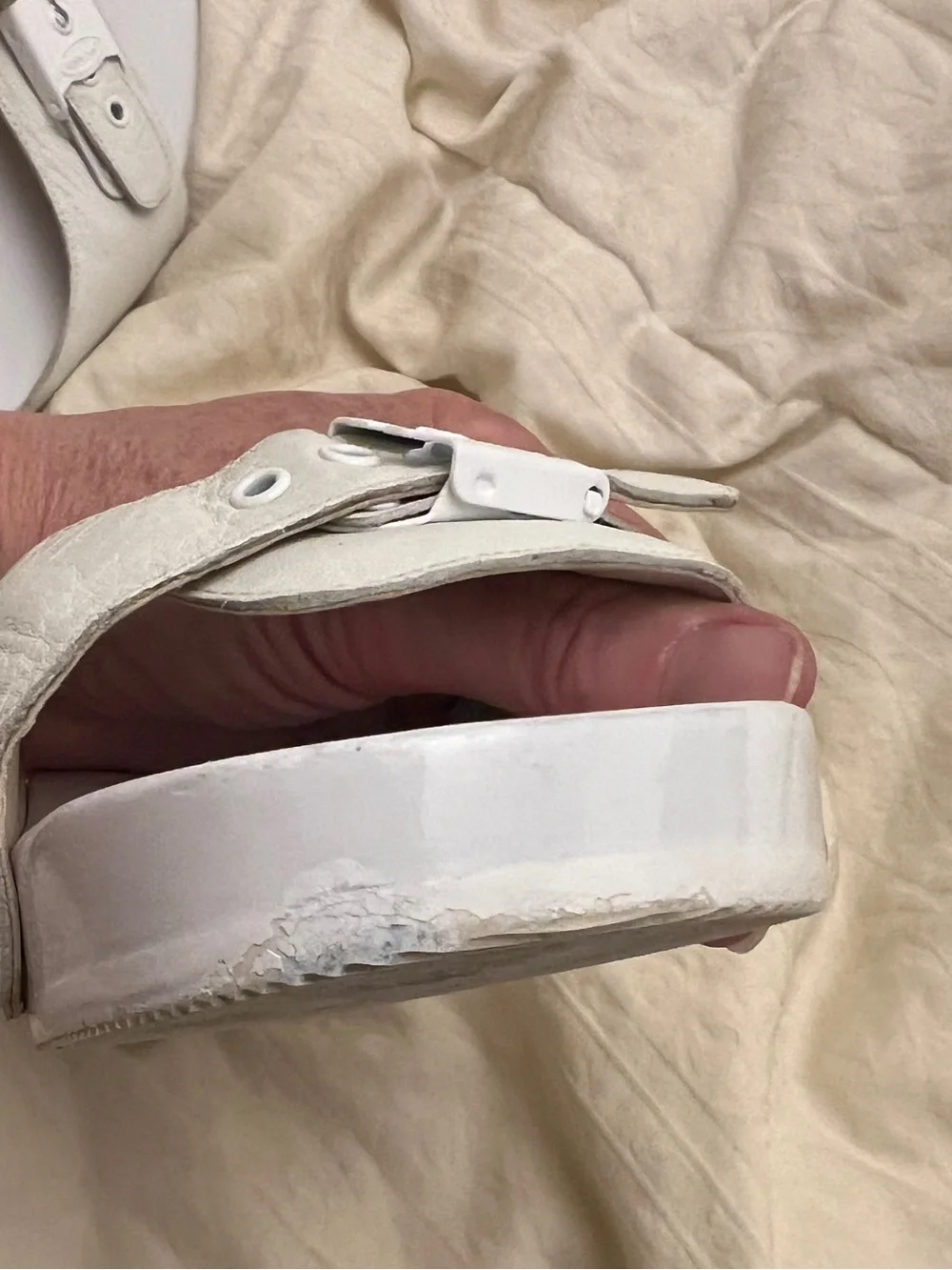 DR. SCHOLL’s white sandals 9